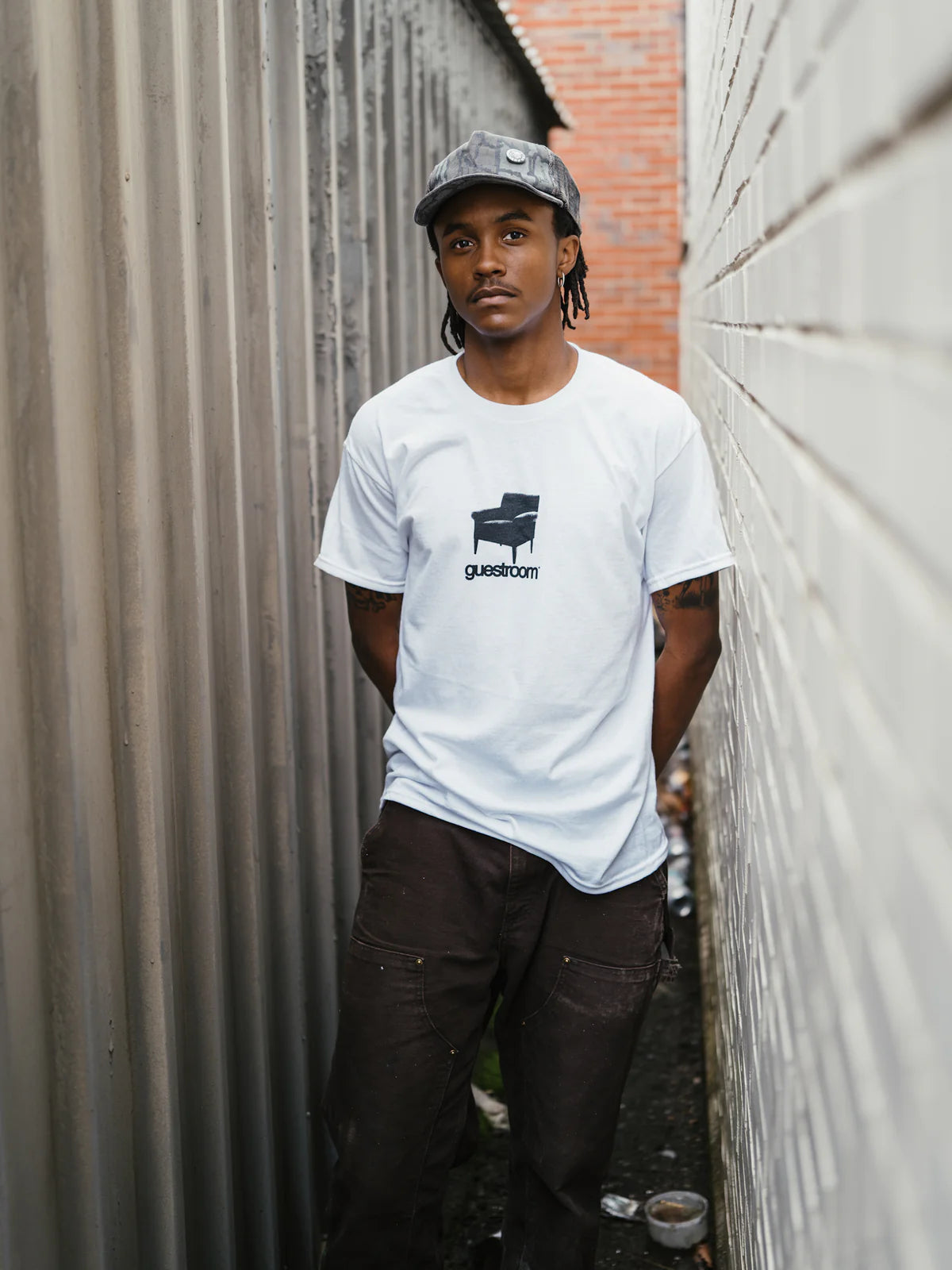 Guestroom Kirk Chair Tee (White)